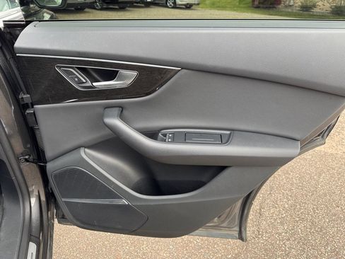 Used 2019 Audi Q8 Prestige image 30