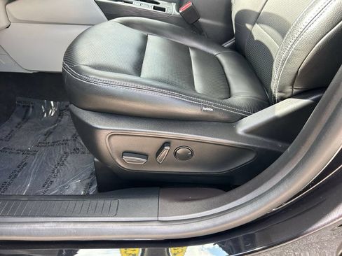 Used 2023 Ford Escape SE FWD image 15