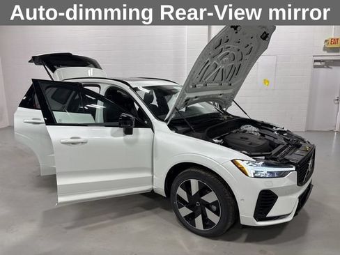 Used 2025 Volvo XC60 T8 Plus w/ Climate Package AWD/4WD image 32