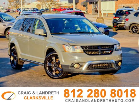 Used 2020 Dodge Journey Crossroad image 1