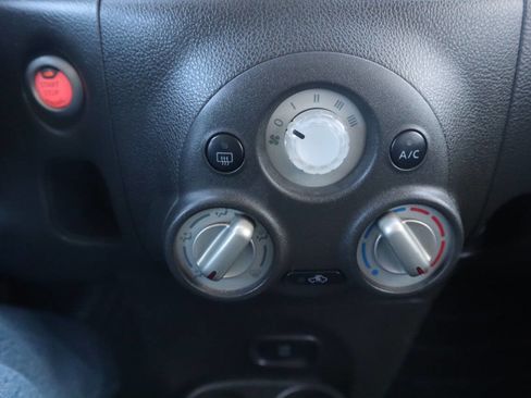 Used 2012 Nissan Cube 1.8 S w/ Indigo Limited Edition Pkg FWD image 33