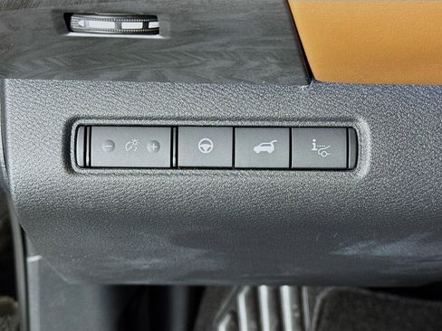 New 2026 Nissan Pathfinder Platinum image 10