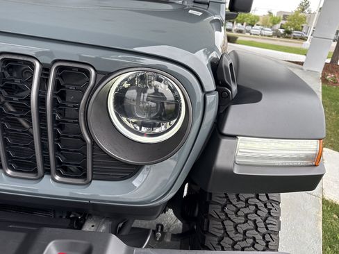 Used 2024 Jeep Wrangler Unlimited Rubicon w/ Safety Group image 5