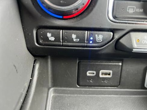 Certified 2023 Chevrolet Suburban Premier image 29