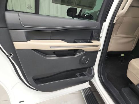 Used 2023 Ford Expedition Max Limited image 36