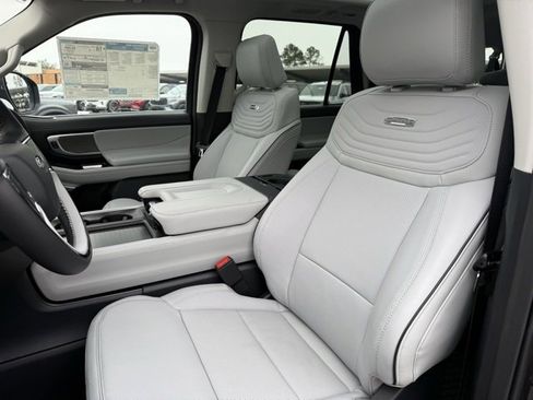 New 2025 Ford Expedition Max Platinum w/ Platinum Ultimate Package image 10