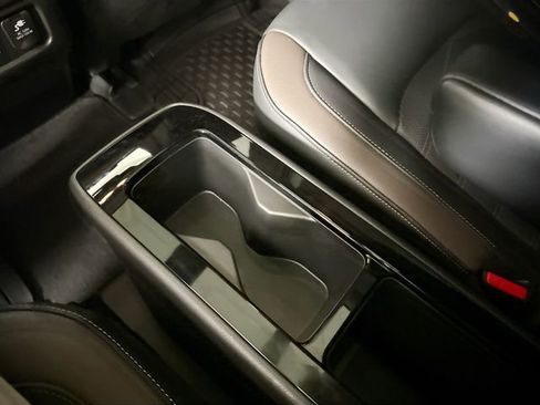 Used 2023 Nissan Pathfinder Platinum image 37