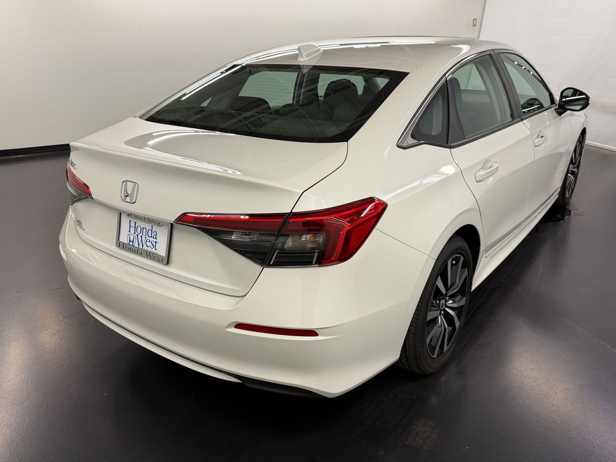 Certified 2024 Honda Civic EX image 9