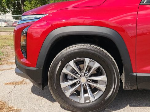 Used 2026 Chevrolet Equinox LT w/ Safety and Technology Package FWD image 5