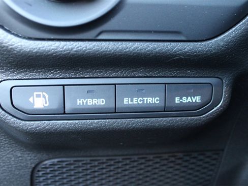 Used 2022 Jeep Wrangler Unlimited Sahara w/ Cold Weather Group image 29