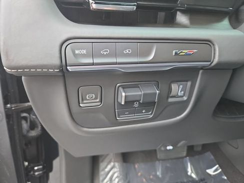 Used 2023 Cadillac Escalade V AWD/4WD image 18