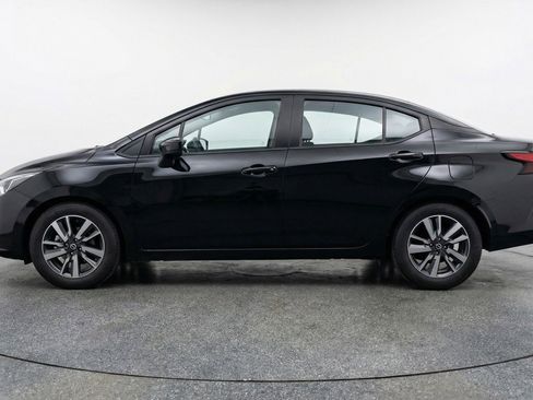 Used 2025 Nissan Versa SV image 5