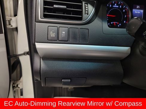 Used 2015 Toyota Camry XSE image 22