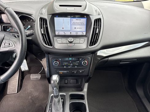 Used 2017 Ford Escape SE w/ Equipment Group 201A FWD image 28