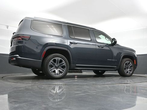 Used 2022 Jeep Wagoneer Series III image 48