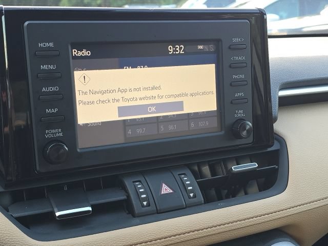 Used 2019 Toyota RAV4 XLE Premium FWD image 31