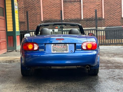 Used 1999 MAZDA MX-5 Miata 10th Anniversary Edition image 15