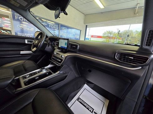 Used 2022 Ford Explorer XLT w/ Equipment Group 202A image 29