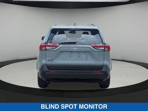 Used 2022 Toyota RAV4 XLE w/ Carpet Mat Package (TMS) AWD/4WD image 5