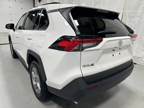 Used 2025 Toyota RAV4 XLE AWD/4WD image 5