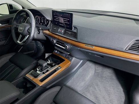 Used 2023 Audi Q5 e Premium Plus w/ Premium Plus Package image 30