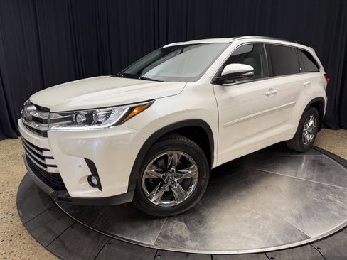 Used 2019 Toyota Highlander Limited Platinum image 4