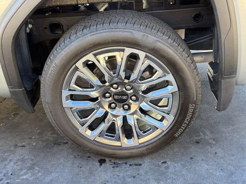 Used 2025 GMC Sierra 1500 Denali Ultimate image 5