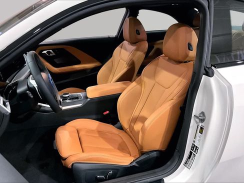 New 2025 BMW 230i xDrive Coupe w/ Convenience Package AWD/4WD image 13