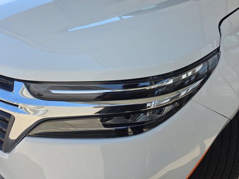 Used 2023 Chevrolet Equinox LT FWD image 29