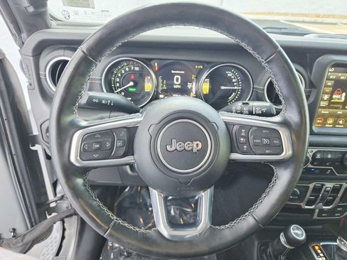 Certified 2021 Jeep Wrangler Unlimited Sahara w/ Dual Top Group AWD/4WD image 23
