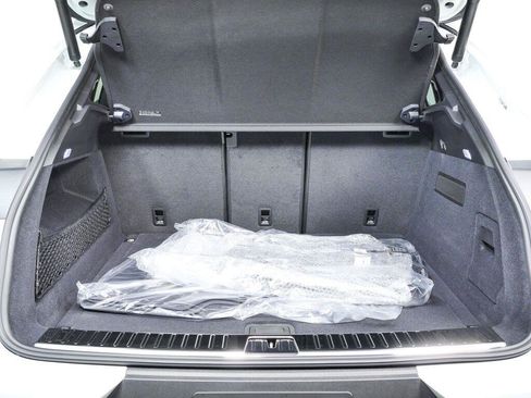 New 2026 Porsche Cayenne Coupe AWD/4WD image 32
