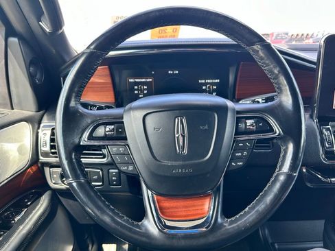 Used 2019 Lincoln Navigator L Reserve AWD/4WD image 22