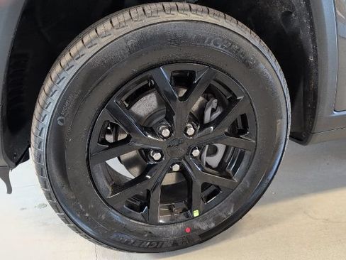 New 2026 Jeep Grand Cherokee Altitude AWD/4WD image 9