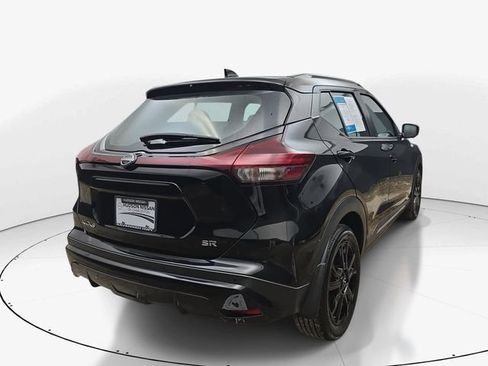 Used 2023 Nissan Kicks SR w/ Interior Electronics Package FWD image 6