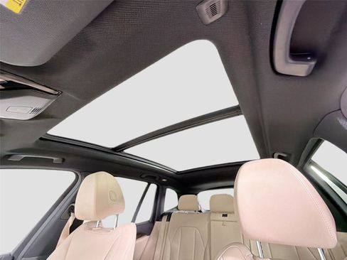 Used 2019 BMW X3 sDrive30i w/ Driving Assistance Package RWD image 18