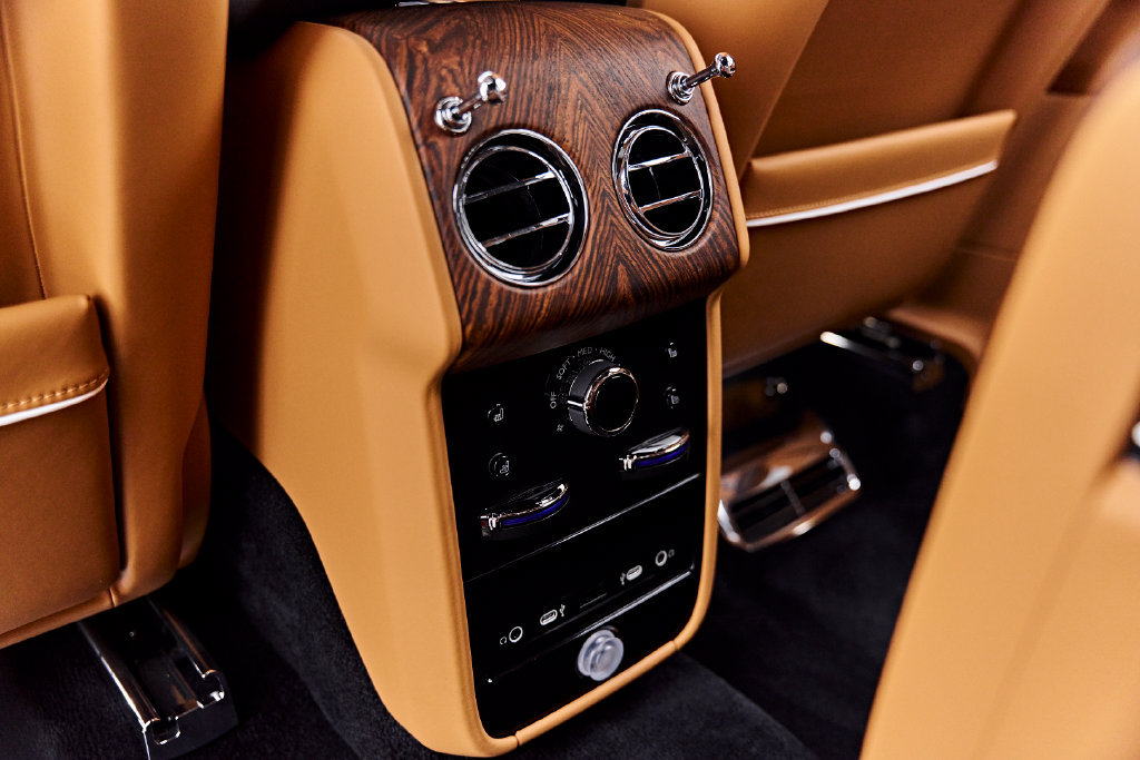 Used 2025 Rolls-Royce Cullinan AWD/4WD image 72