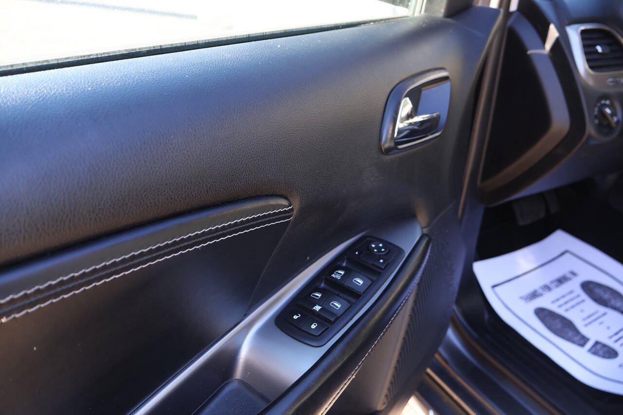 Used 2017 Dodge Journey Crossroad FWD image 11