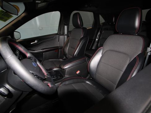 Used 2023 Ford Escape ST-Line w/ Tech Pack #1 AWD/4WD image 4