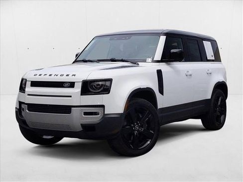 New 2024 Land Rover Defender 110 SE image 1