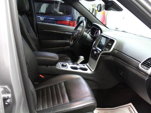 Used 2018 Jeep Grand Cherokee Limited AWD/4WD image 25
