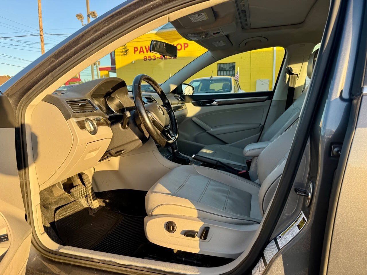 Used 2018 Volkswagen Passat 2.0T SE FWD image 9