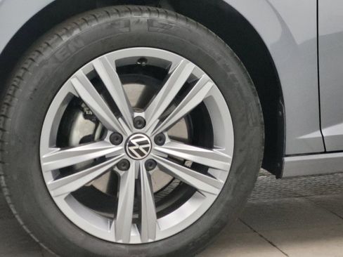 Used 2024 Volkswagen Jetta SE FWD image 31