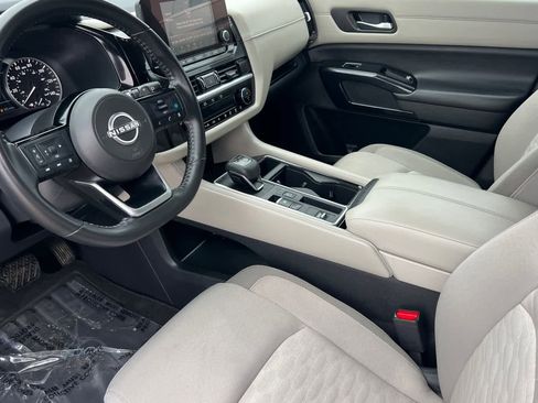 Used 2022 Nissan Pathfinder SV w/ SV Premium Package image 12