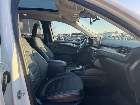 Used 2023 Ford Escape Platinum w/ Premium Technology Package AWD/4WD image 12