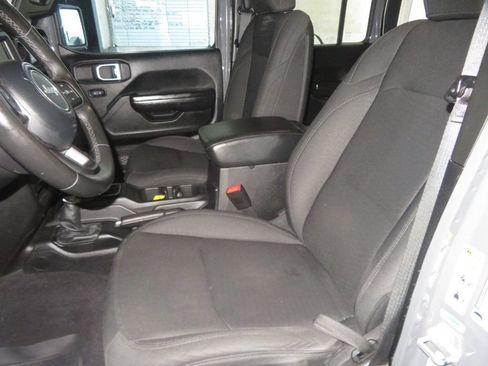 Used 2019 Jeep Wrangler Unlimited Sport AWD/4WD image 20