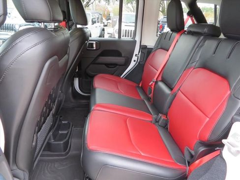 Used 2023 Jeep Wrangler Unlimited Rubicon 4xe image 30