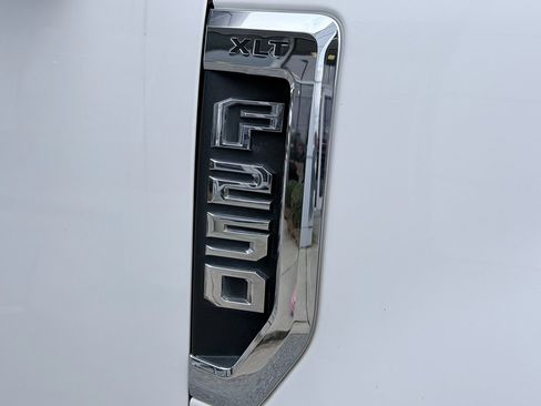 Used 2021 Ford F250 XLT image 10