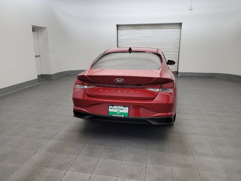 Used 2023 Hyundai Elantra SE FWD image 7