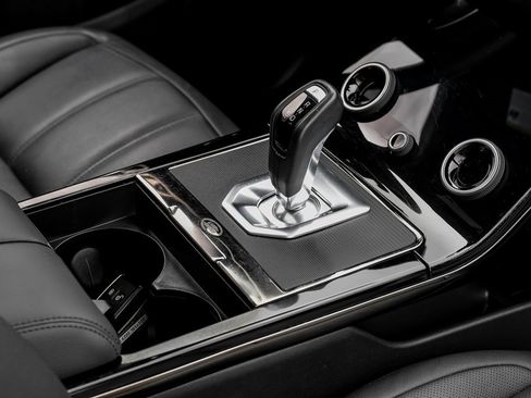 Used 2023 Land Rover Range Rover Evoque R-Dynamic SE image 21