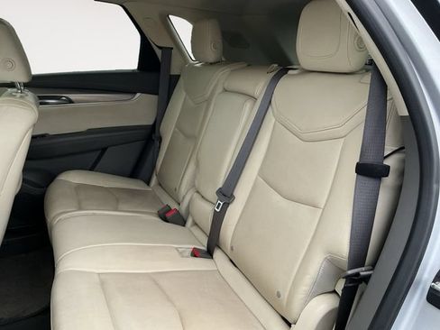 Used 2017 Cadillac XT5 Luxury w/ Driver Awareness Package FWD image 13